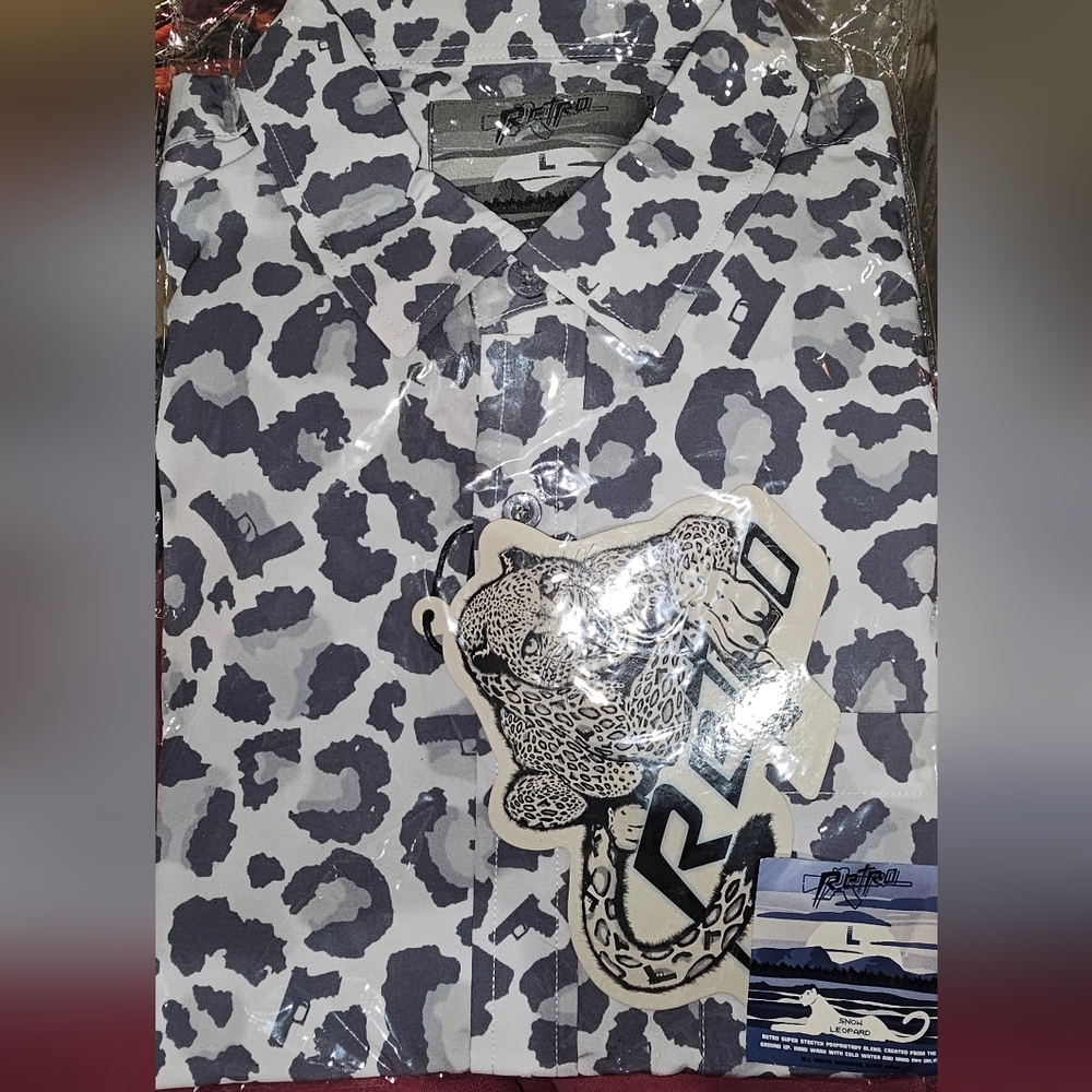 Retro Rifle "Snow Leopard" Size Large Men's Button-down Shirt